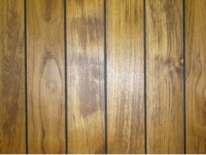 Karakteristikat e vendosjes së dyshemesë nga dru tik në banjë