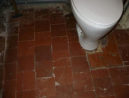 How to remove tiles from the floor