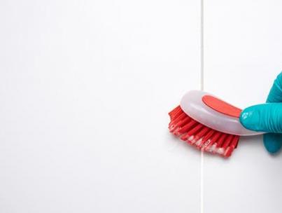Hvordan bli kvitt sopp og mugg på badet: er det pålitelige metoder eller kan bare reparasjoner hjelpe?